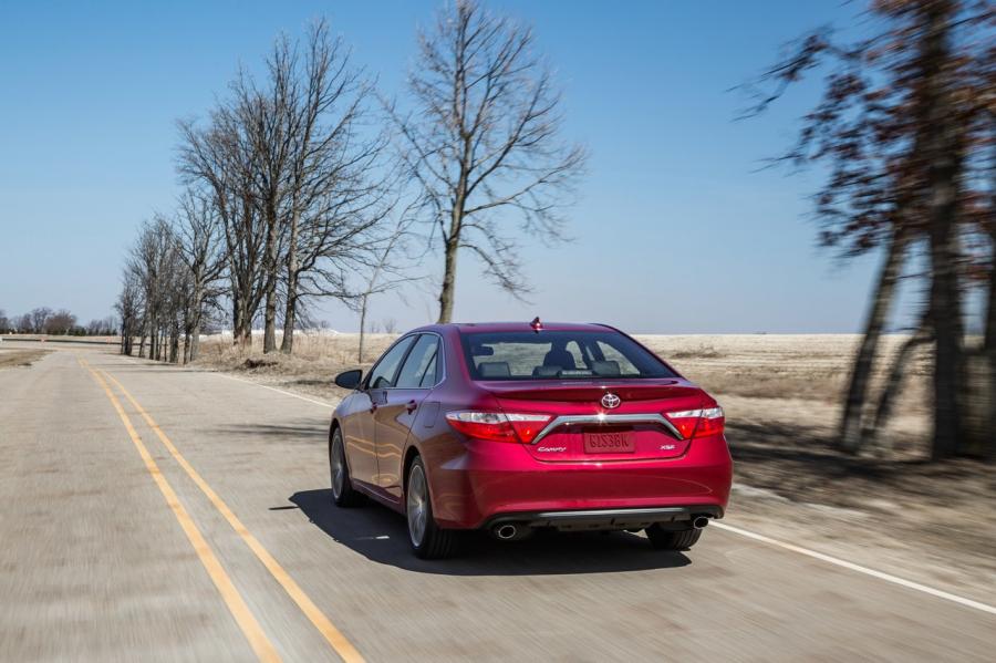  Toyota Camry 2015 года  (фото 46 из 78)